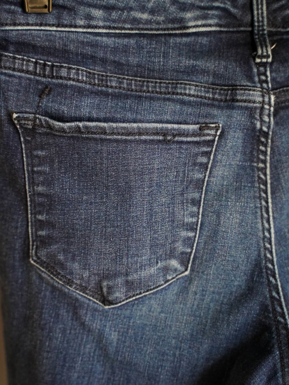 Mossimo Dark Wash Cuffed Mid Rise Bermuda Denim Shorts Size 10/R - Picture 8 of 10